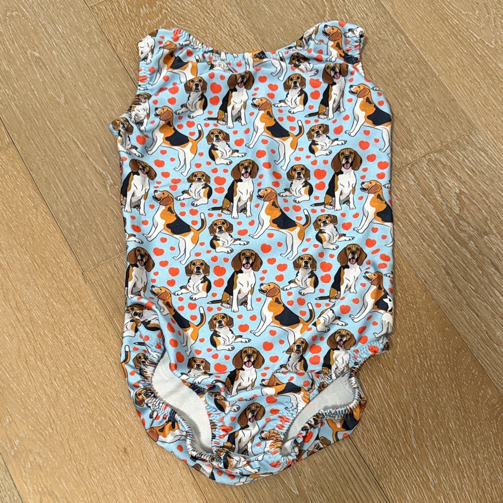 Dog print girls gymnastics leotard. Hearts and Beagles! 6-8 years